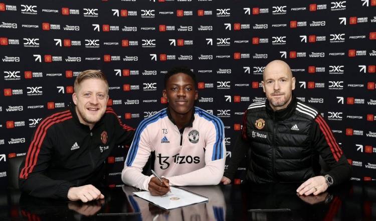 记者：曼联青训总监将加入埃弗顿，他任职期间曼联有38名青训首秀