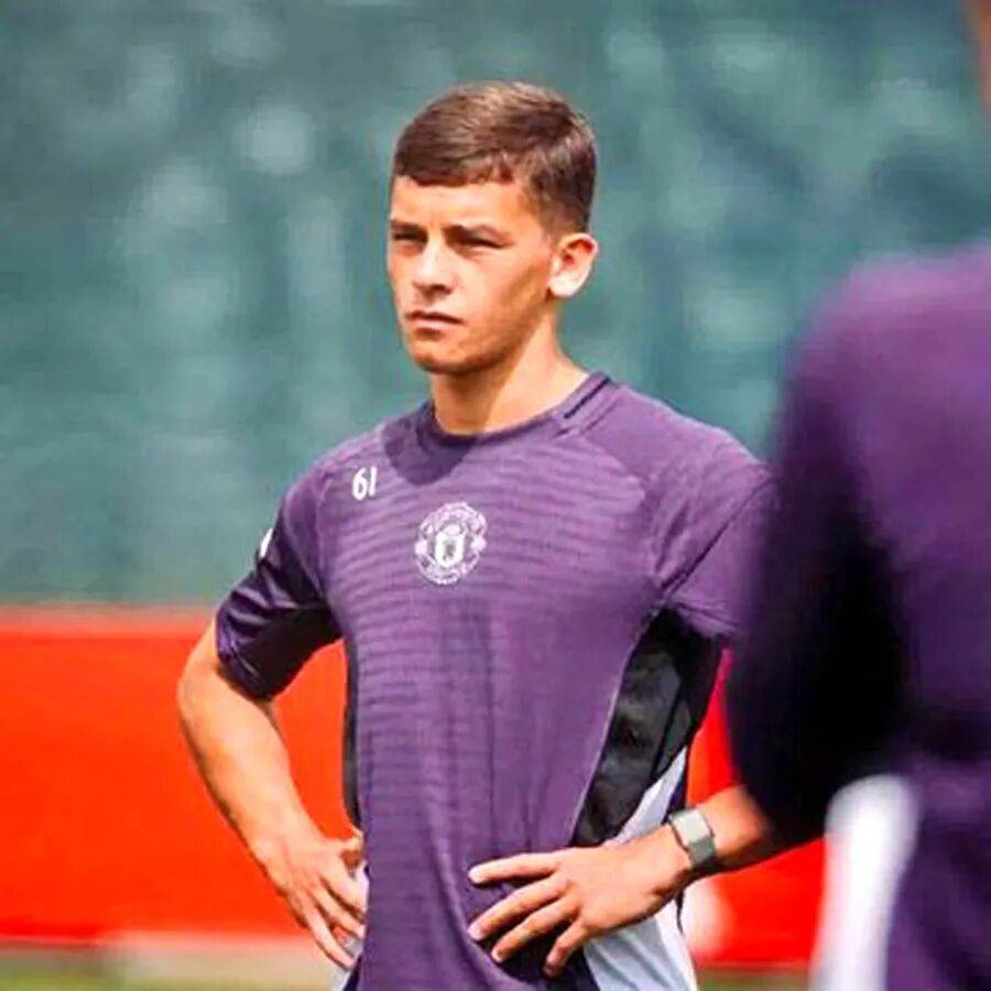 曼联第三右边锋已定！青训福登训练表现征服阿莫林，年底有望首秀